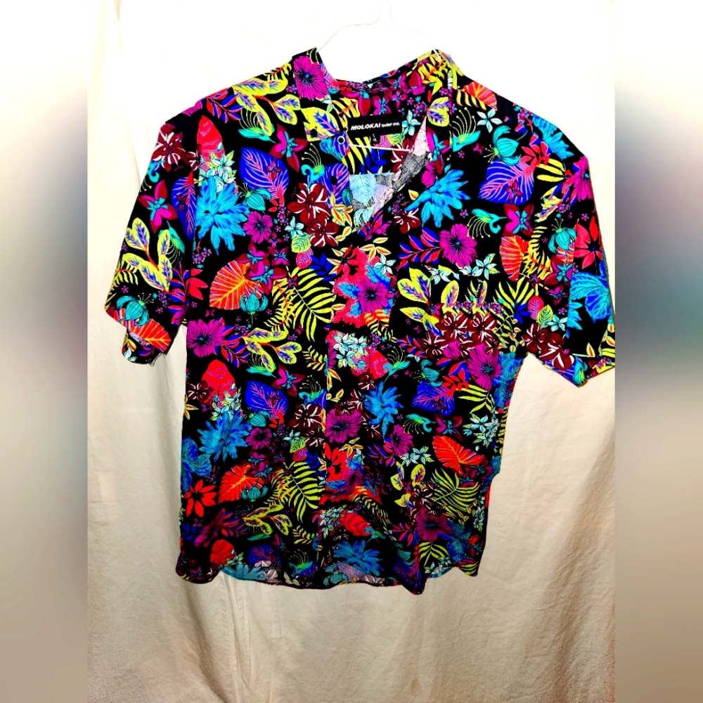 Molokai Surf Hawaiian Dress Shirt for Men: Size XL